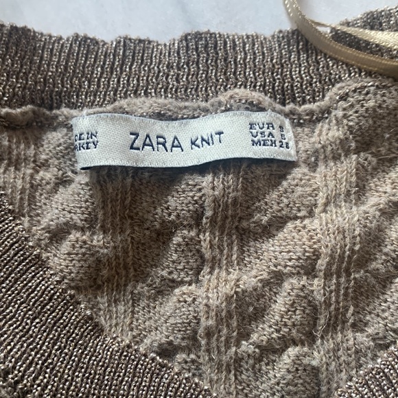 Knitted top - Picture 2 of 3